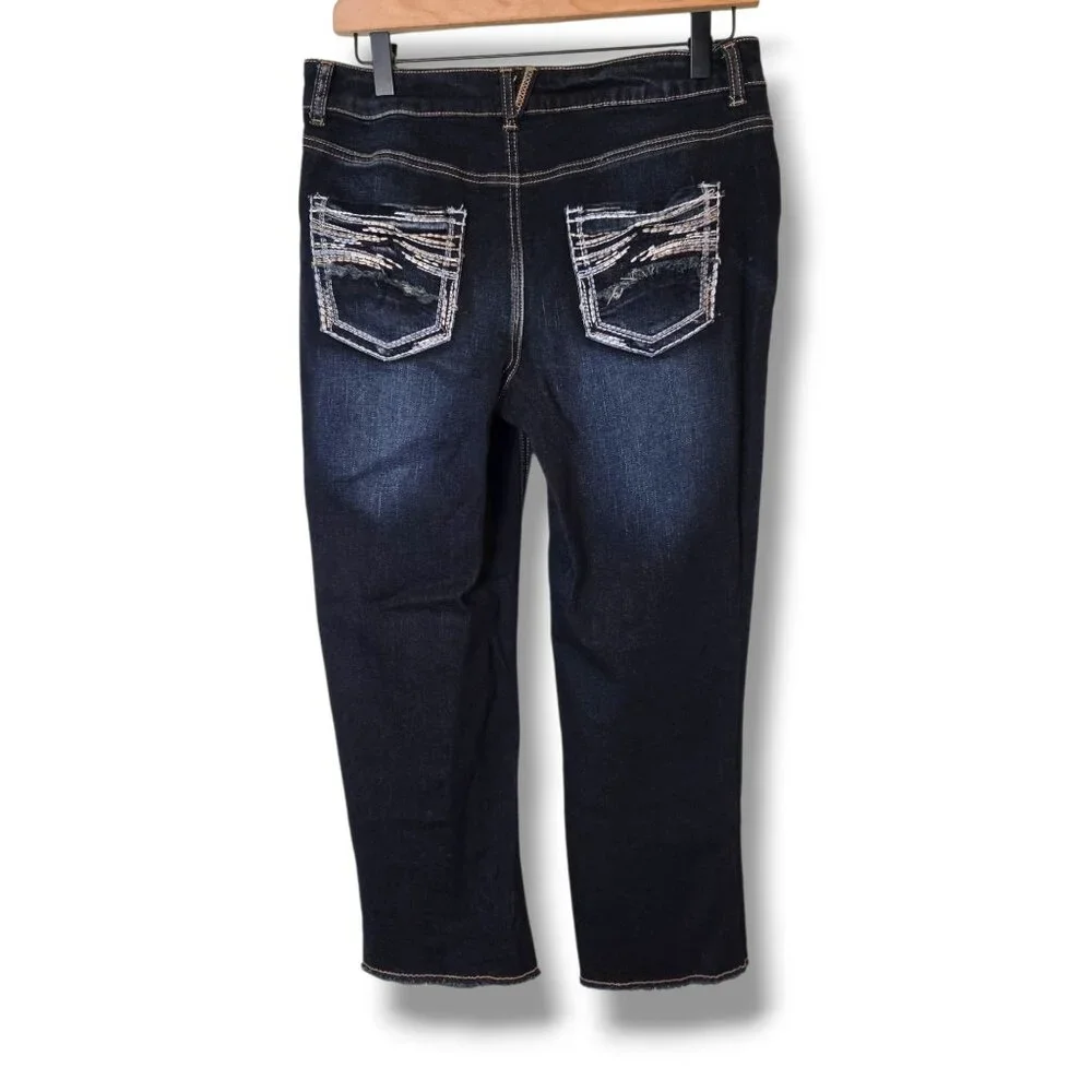 Maurices jeans womens 5/6 Medium wash heavy-stitching cropped